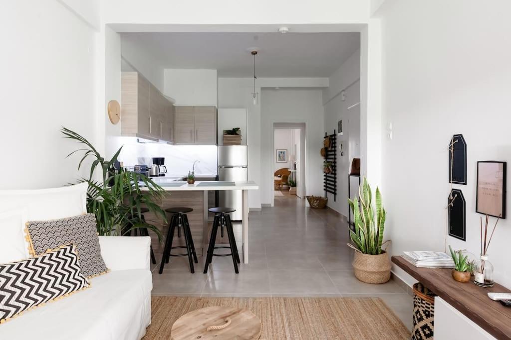 Your "Home Away From Home" - Phillopapou Hill Athena Bagian luar foto